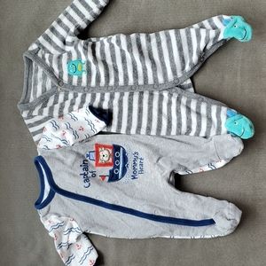 Bundle of 2 newborn footed pajamas